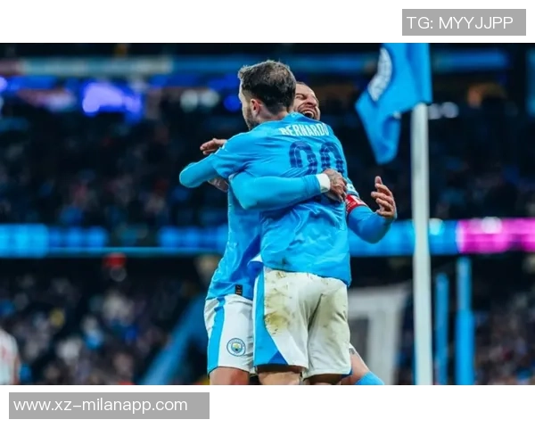 詹俊现场解说曼城对阵利物浦社媒晒照展现紧张氛围与激情时刻